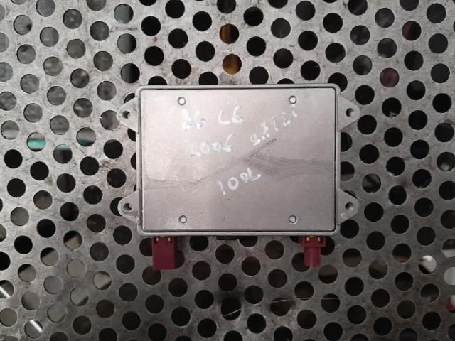 bontott AUDI A6 C6 Antenna Erősítő