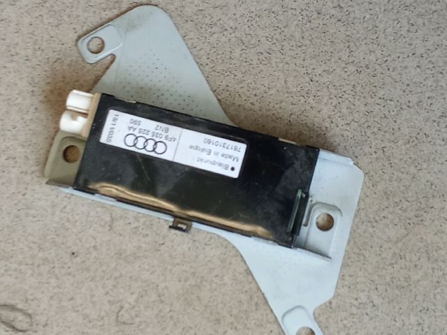 bontott AUDI A6 C6 Antenna Erősítő