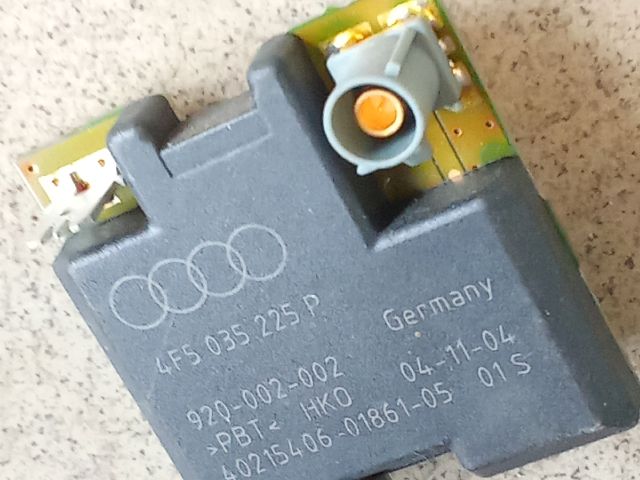 bontott AUDI A6 C6 Antenna Erősítő