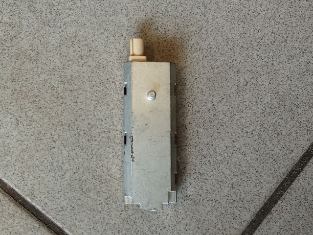 bontott AUDI A6 C6 Antenna Erősítő