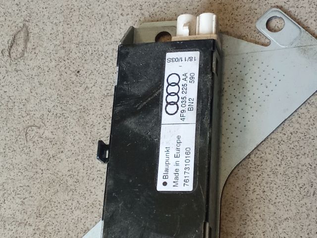 bontott AUDI A6 C6 Antenna Erősítő