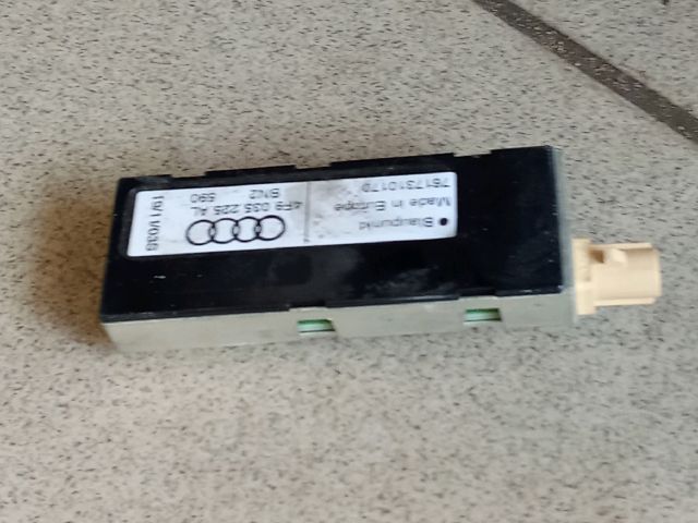 bontott AUDI A6 C6 Antenna Erősítő