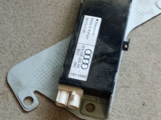 bontott AUDI A6 C6 Antenna Erősítő