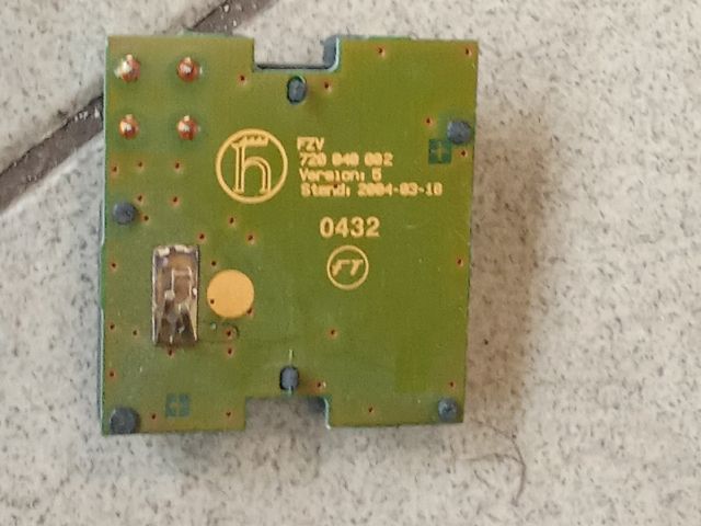 bontott AUDI A6 C6 Antenna Erősítő