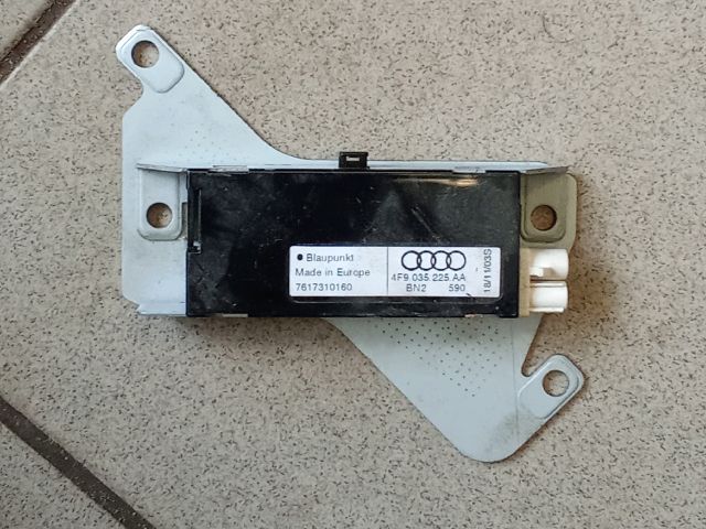 bontott AUDI A6 C6 Antenna Erősítő