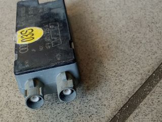 bontott AUDI A6 C6 Antenna Erősítő