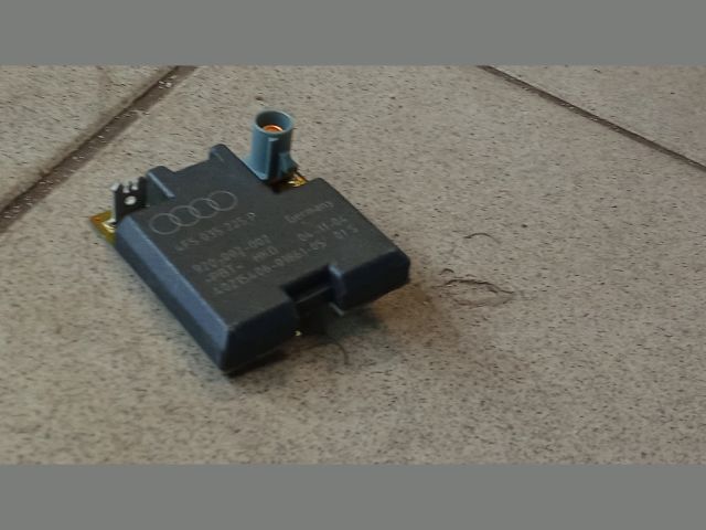 bontott AUDI A6 C6 Antenna Erősítő