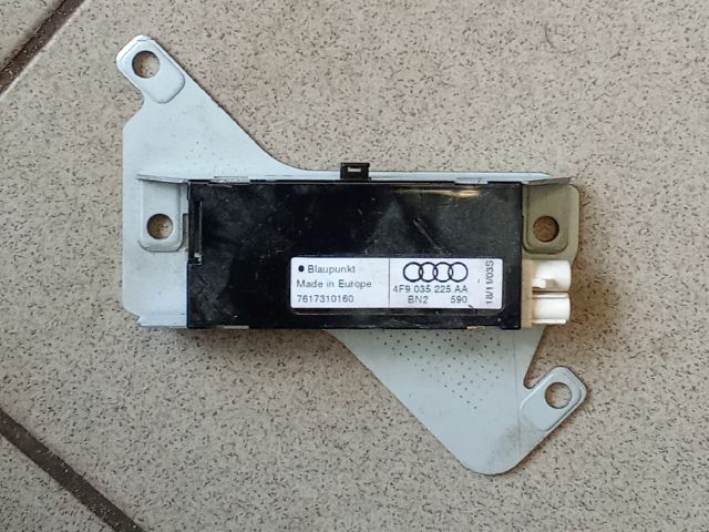 bontott AUDI A6 C6 Antenna Erősítő