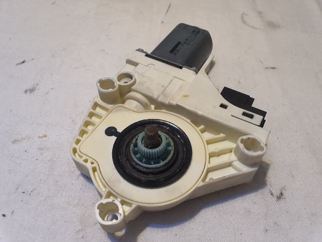 bontott AUDI A6 C6 Bal első Ablakemelő Motor