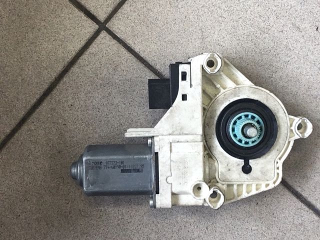 bontott AUDI A6 C6 Bal első Ablakemelő Motor