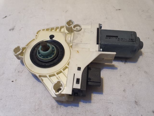bontott AUDI A6 C6 Bal első Ablakemelő Motor