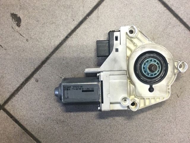 bontott AUDI A6 C6 Bal első Ablakemelő Motor