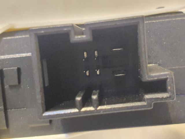 bontott AUDI A6 C6 Bal első Ablakemelő Motor