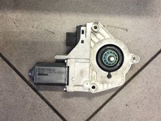 bontott AUDI A6 C6 Bal első Ablakemelő Motor