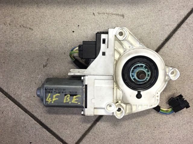 bontott AUDI A6 C6 Bal első Ablakemelő Motor