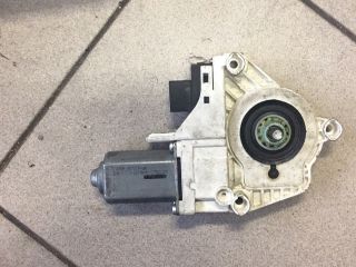 bontott AUDI A6 C6 Bal első Ablakemelő Motor