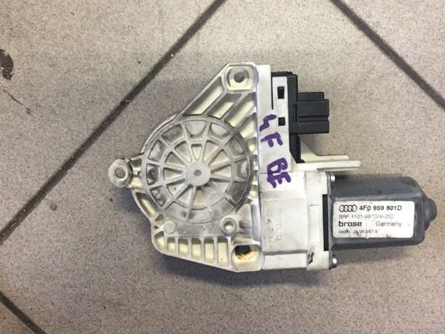 bontott AUDI A6 C6 Bal első Ablakemelő Motor