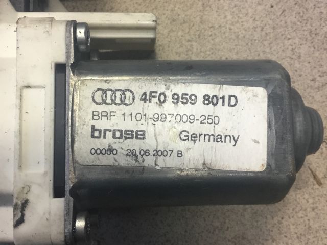 bontott AUDI A6 C6 Bal első Ablakemelő Motor