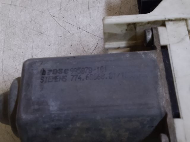 bontott AUDI A6 C6 Bal első Ablakemelő Szerkezet (Elektromos)