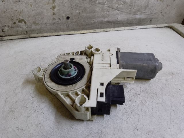 bontott AUDI A6 C6 Bal első Ablakemelő Szerkezet (Elektromos)