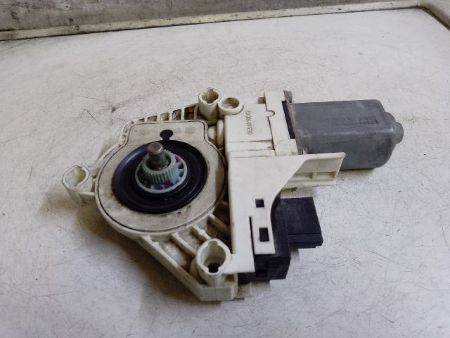 bontott AUDI A6 C6 Bal első Ablakemelő Szerkezet (Elektromos)