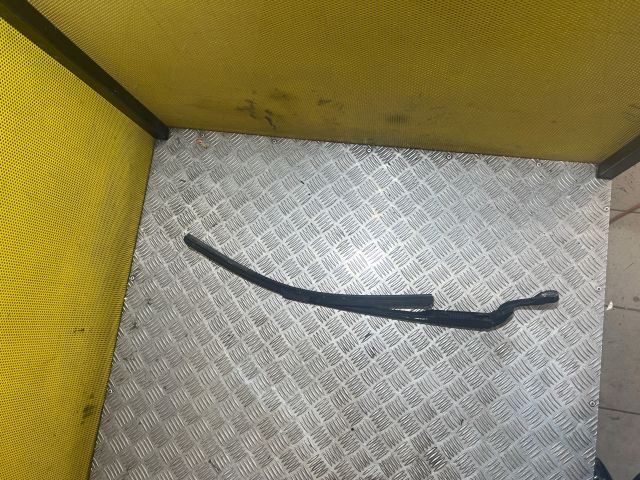 bontott AUDI A6 C6 Bal első Ablaktörlő Kar