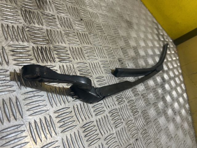 bontott AUDI A6 C6 Bal első Ablaktörlő Kar