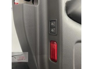 bontott AUDI A6 C6 Bal első Ajtó Kárpit