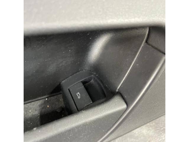 bontott AUDI A6 C6 Bal első Ajtó Kárpit