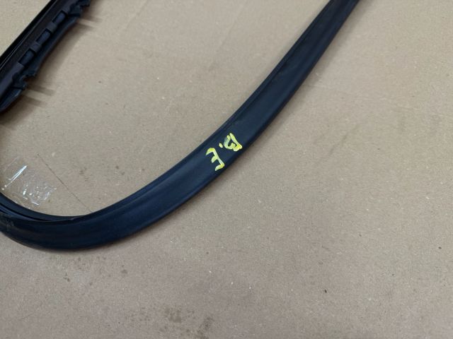 bontott AUDI A6 C6 Bal első Ajtó Szigetelés