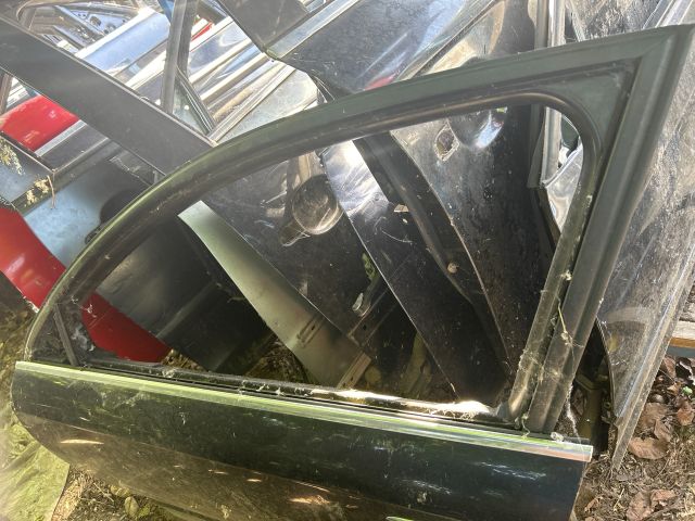 bontott AUDI A6 C6 Bal első Ajtó (Üres lemez)