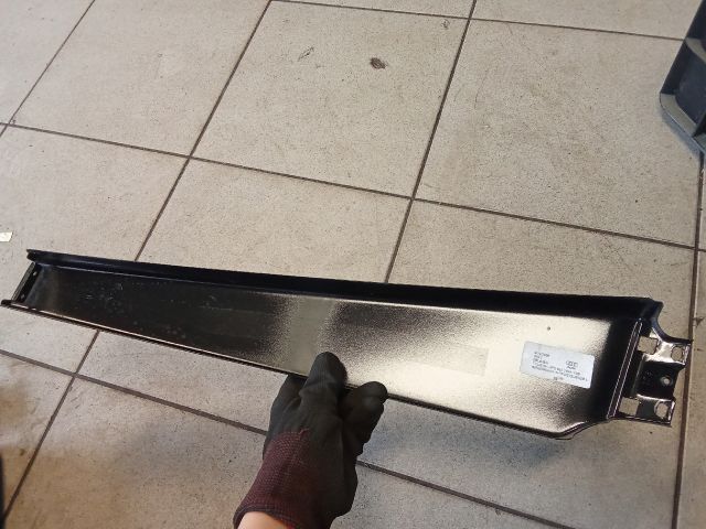 bontott AUDI A6 C6 Bal első Ajtókeret Burkolat