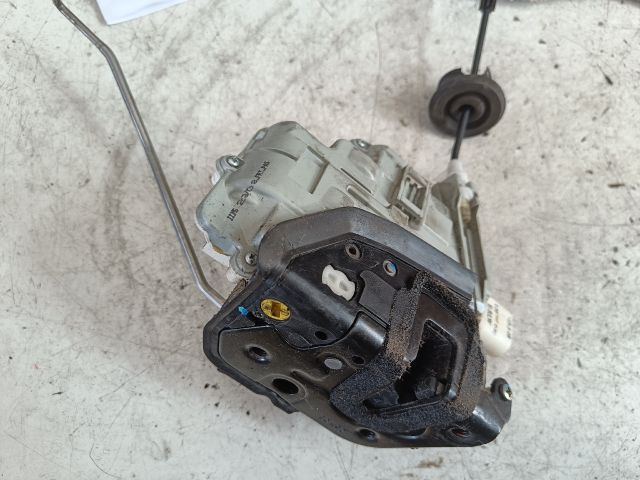 bontott AUDI A6 C6 Bal első Ajtózár