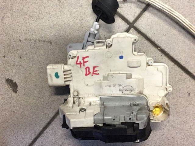 bontott AUDI A6 C6 Bal első Ajtózár