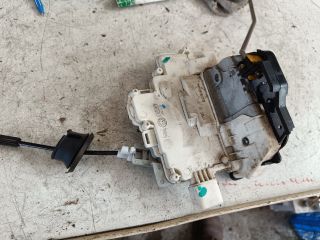 bontott AUDI A6 C6 Bal első Ajtózár