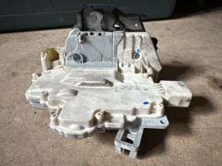 bontott AUDI A6 C6 Bal első Ajtózár