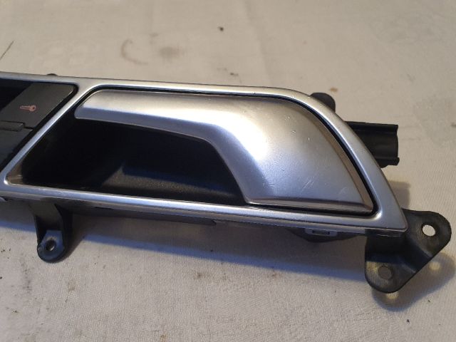 bontott AUDI A6 C6 Bal első Belső Kilincs