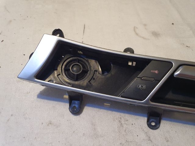 bontott AUDI A6 C6 Bal első Belső Kilincs