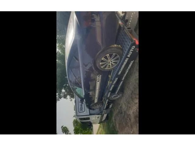 bontott AUDI A6 C6 Bal első Gumikéder