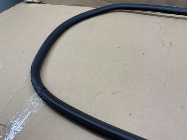 bontott AUDI A6 C6 Bal első Gumikéder