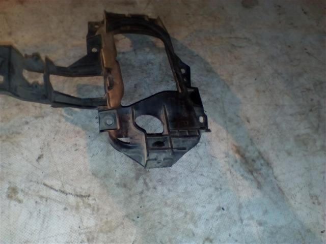 bontott AUDI A6 C6 Bal első Sárvédő Gumi