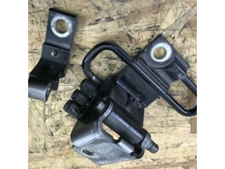 bontott AUDI A6 C6 Bal első Zsanér