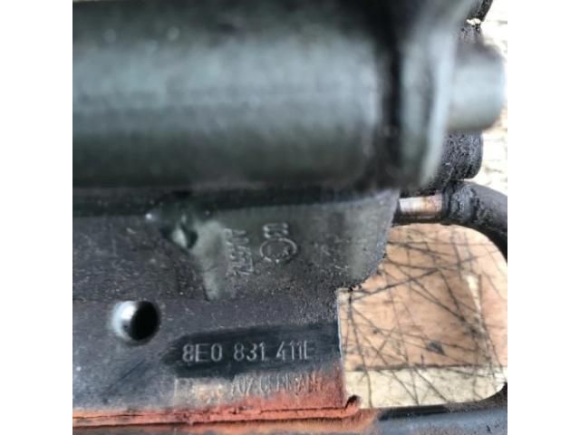 bontott AUDI A6 C6 Bal első Zsanér