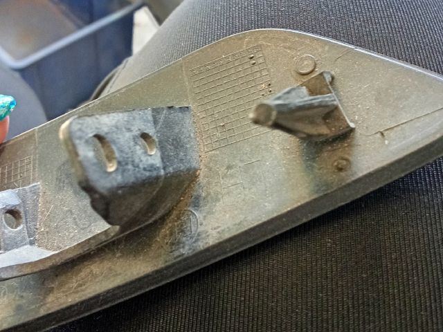 bontott AUDI A6 C6 Bal Fényszórómosó Fedél