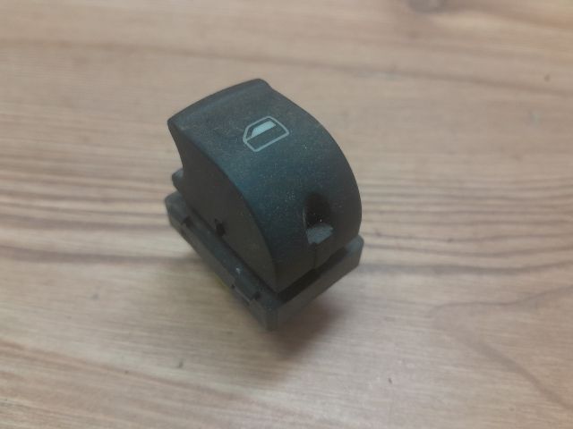 bontott AUDI A6 C6 Bal hátsó Ablakemelő Kapcsoló