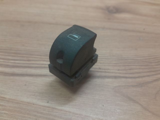 bontott AUDI A6 C6 Bal hátsó Ablakemelő Kapcsoló