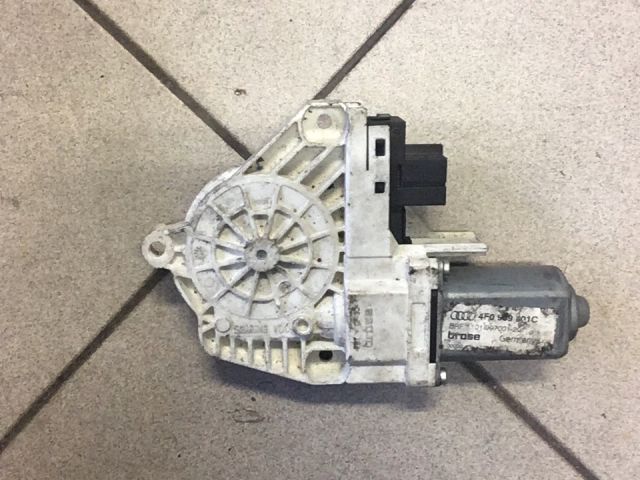 bontott AUDI A6 C6 Bal hátsó Ablakemelő Motor