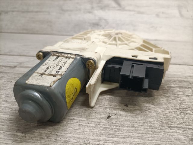 bontott AUDI A6 C6 Bal hátsó Ablakemelő Motor