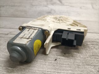 bontott AUDI A6 C6 Bal hátsó Ablakemelő Motor