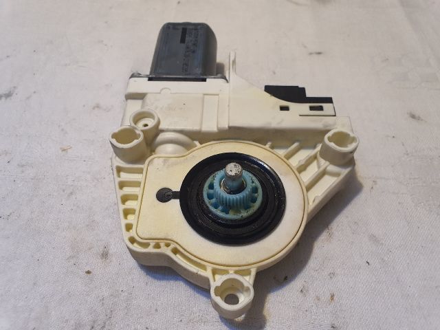 bontott AUDI A6 C6 Bal hátsó Ablakemelő Motor